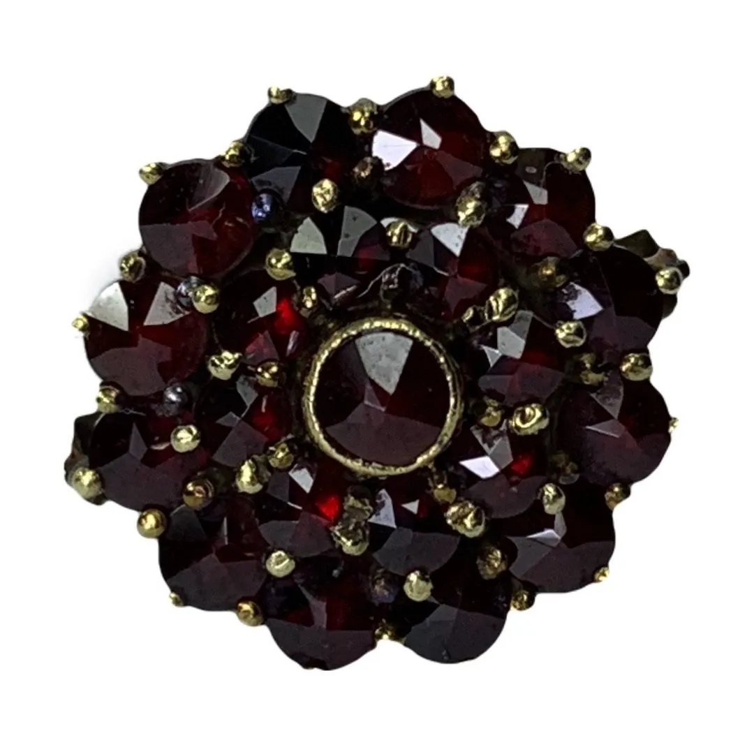 1940s Garnet Cluster Ring in 14k Yellow Gold. Bohemian Ring. January Birthstone.