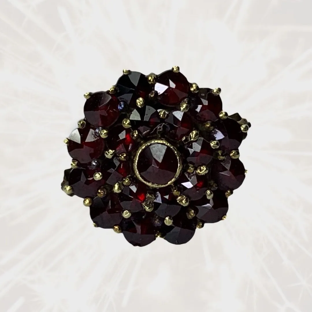 1940s Garnet Cluster Ring in 14k Yellow Gold. Bohemian Ring. January Birthstone.