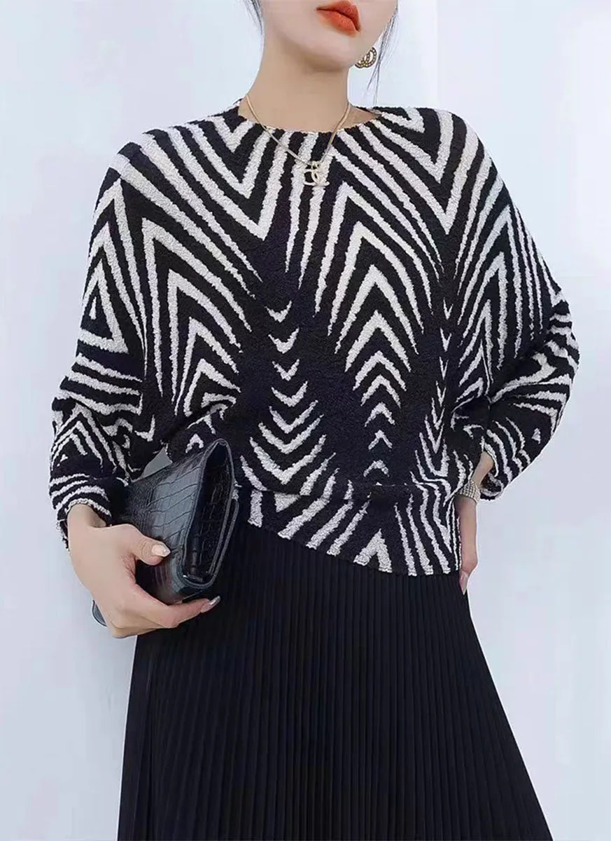 4240042 Line Printed Pleated Top *Last Piece