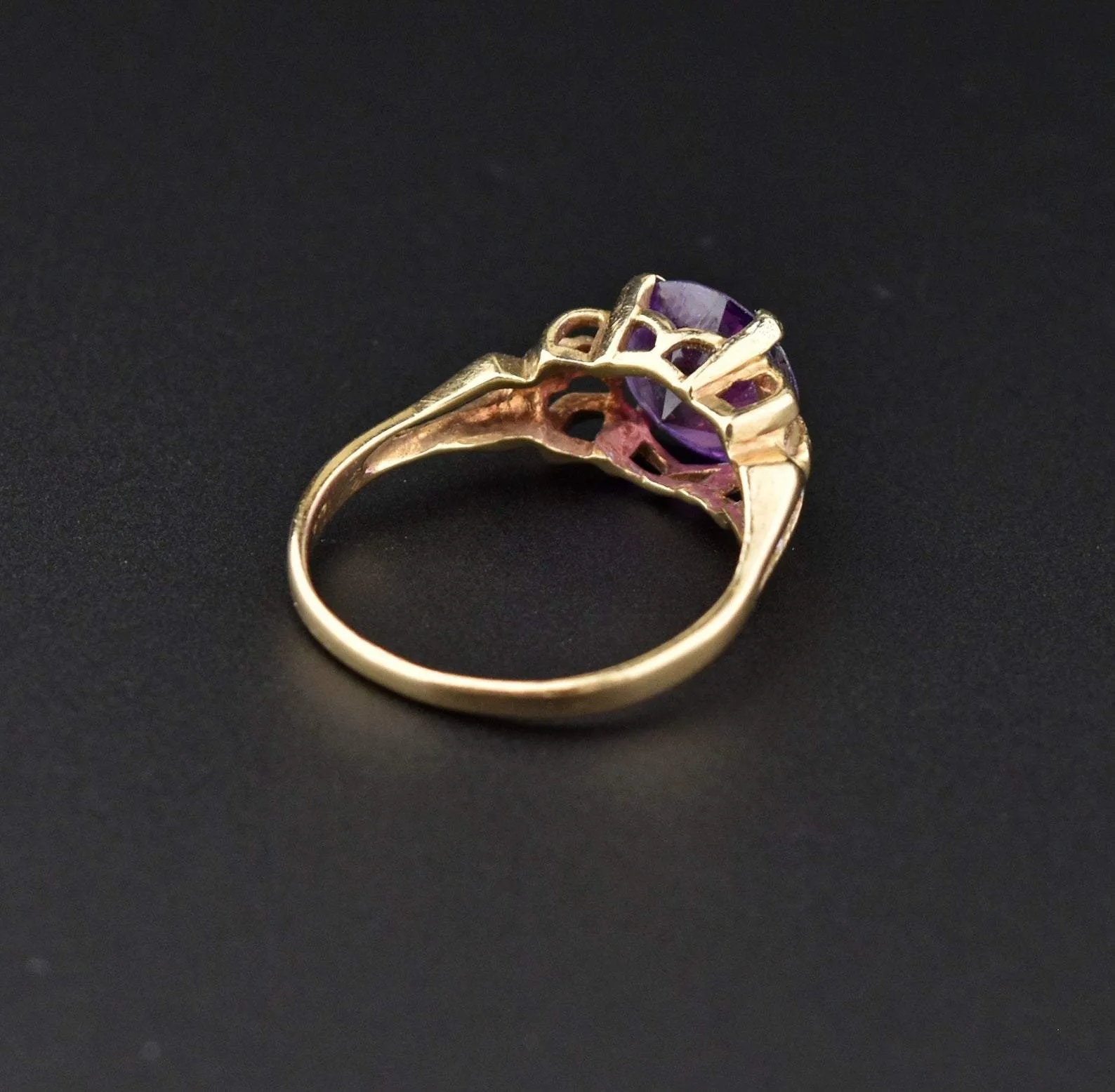 Art Deco 14K Gold Amethyst Solitaire Ring