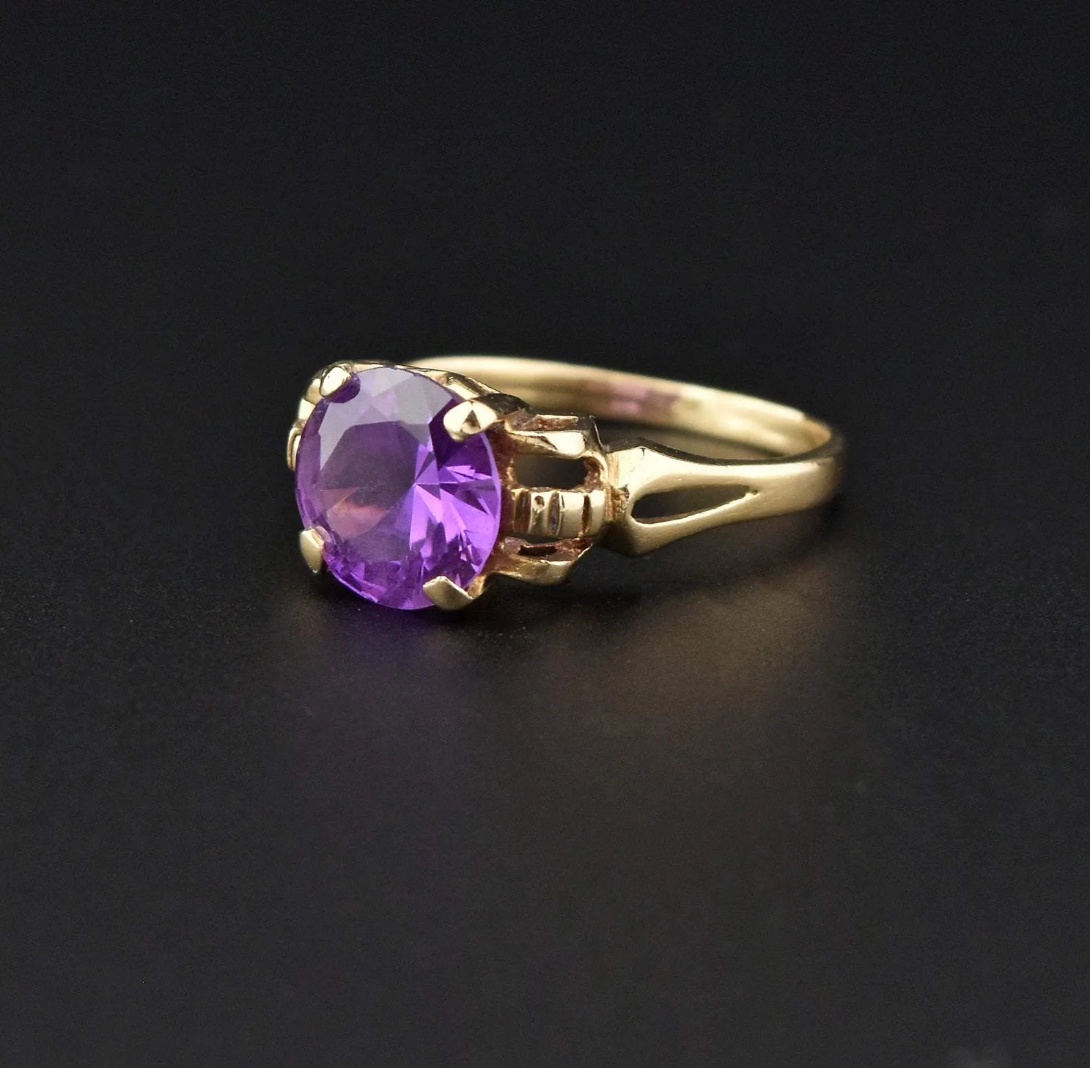 Art Deco 14K Gold Amethyst Solitaire Ring