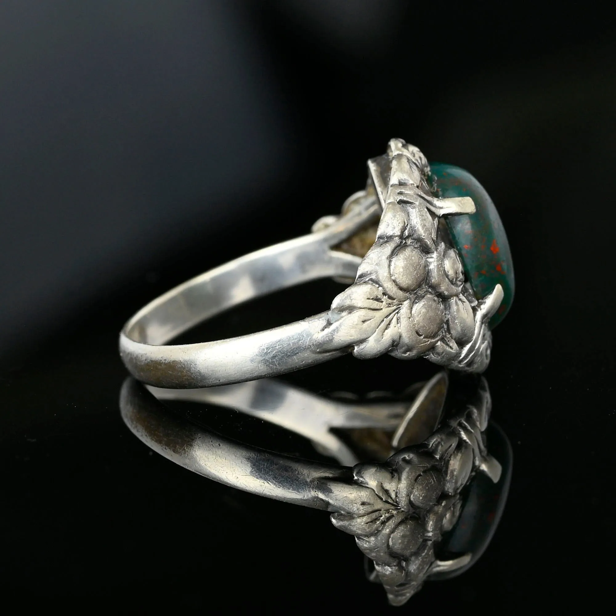 Beautiful 935 Silver Rosebud Arts & Crafts Bloodstone Ring