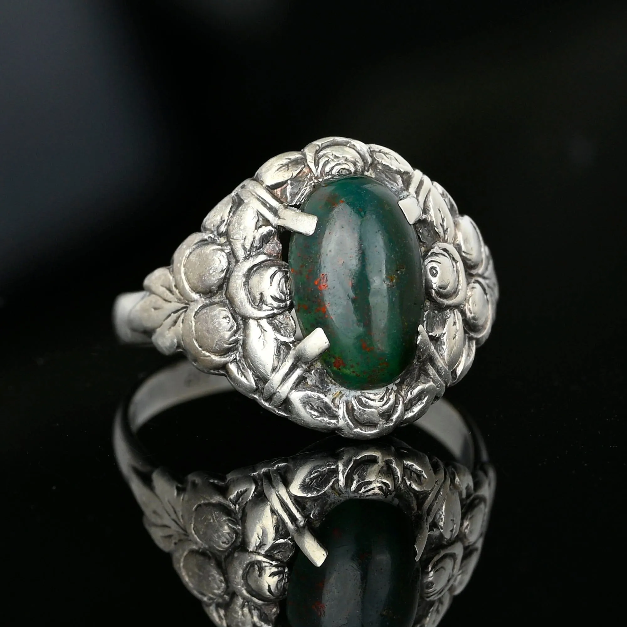 Beautiful 935 Silver Rosebud Arts & Crafts Bloodstone Ring