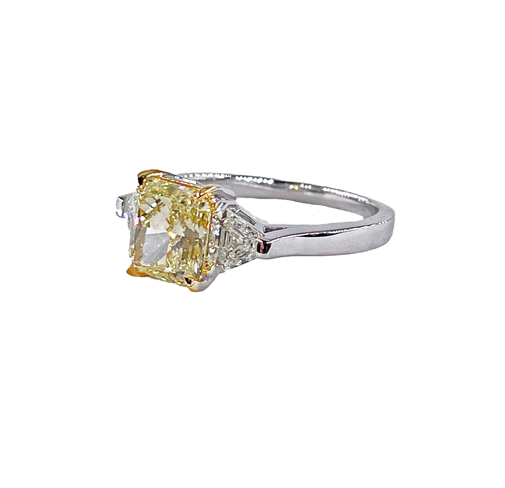 Estate GIA 2.66ct Natural Fancy Yellow RADIANT 3 Stone Diamond Engagement Platinum Ring