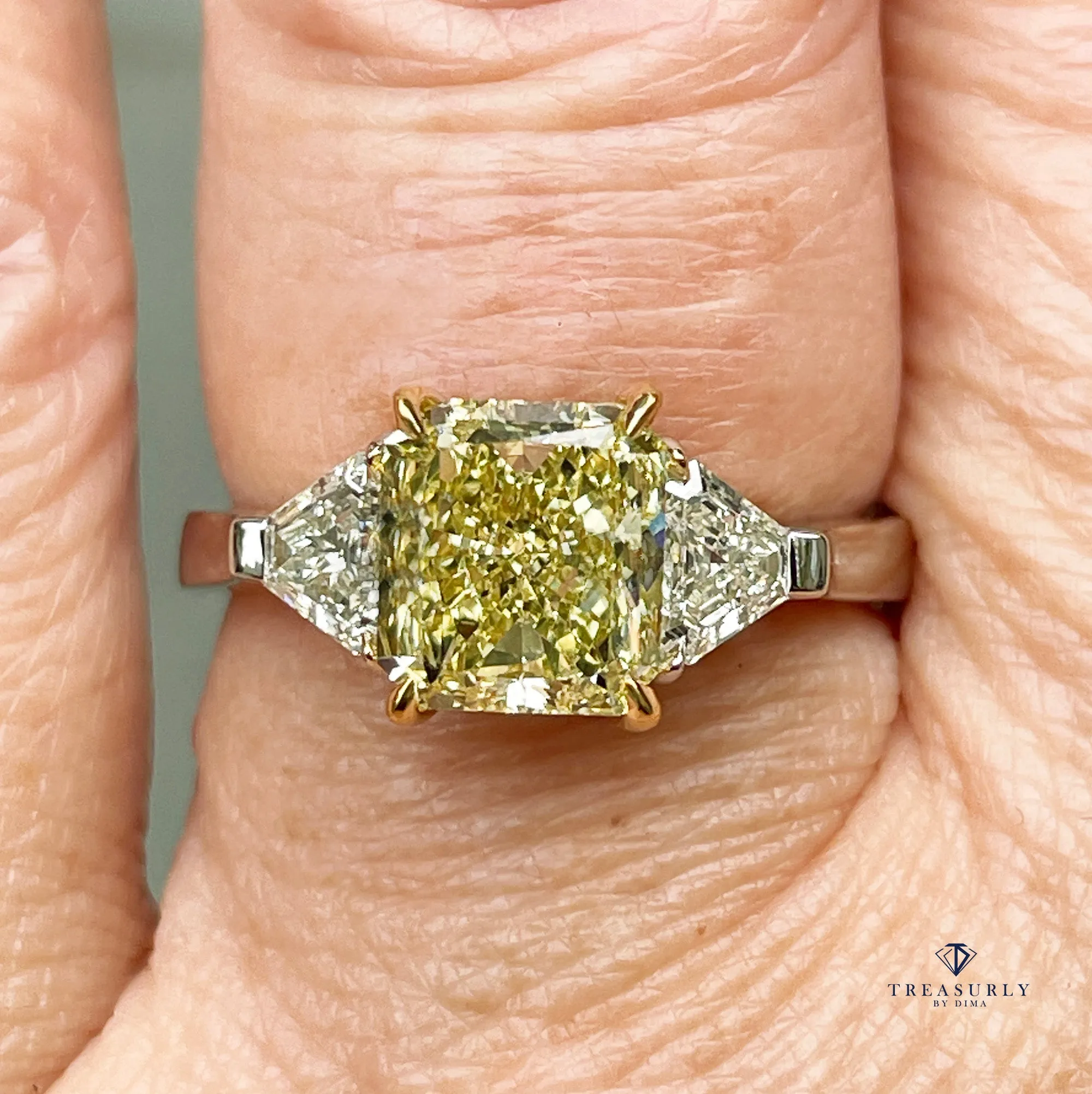 Estate GIA 2.66ct Natural Fancy Yellow RADIANT 3 Stone Diamond Engagement Platinum Ring