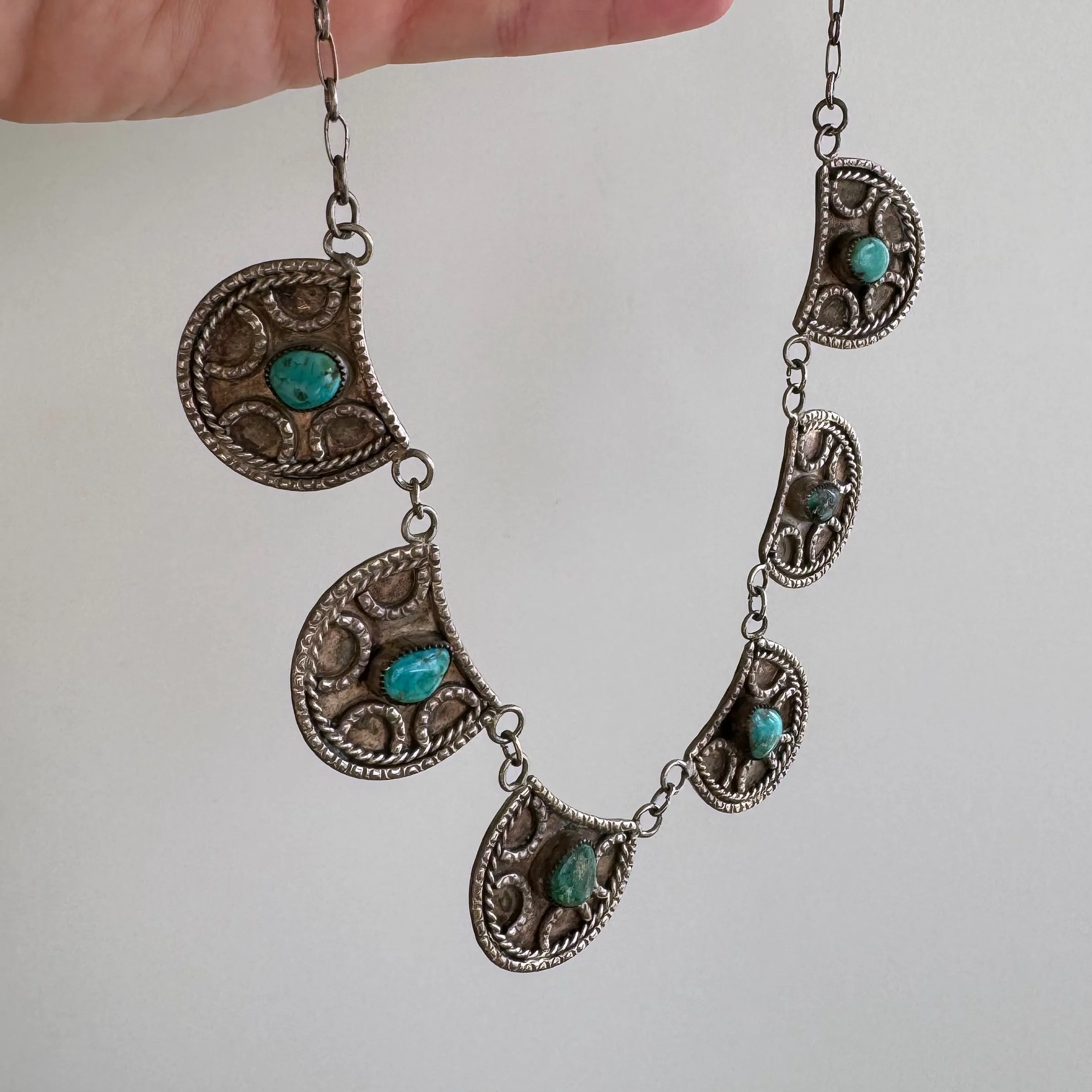 V I N T A G E // lucky links / sterling silver and turquoise horseshoe panel necklace / 18, 46g