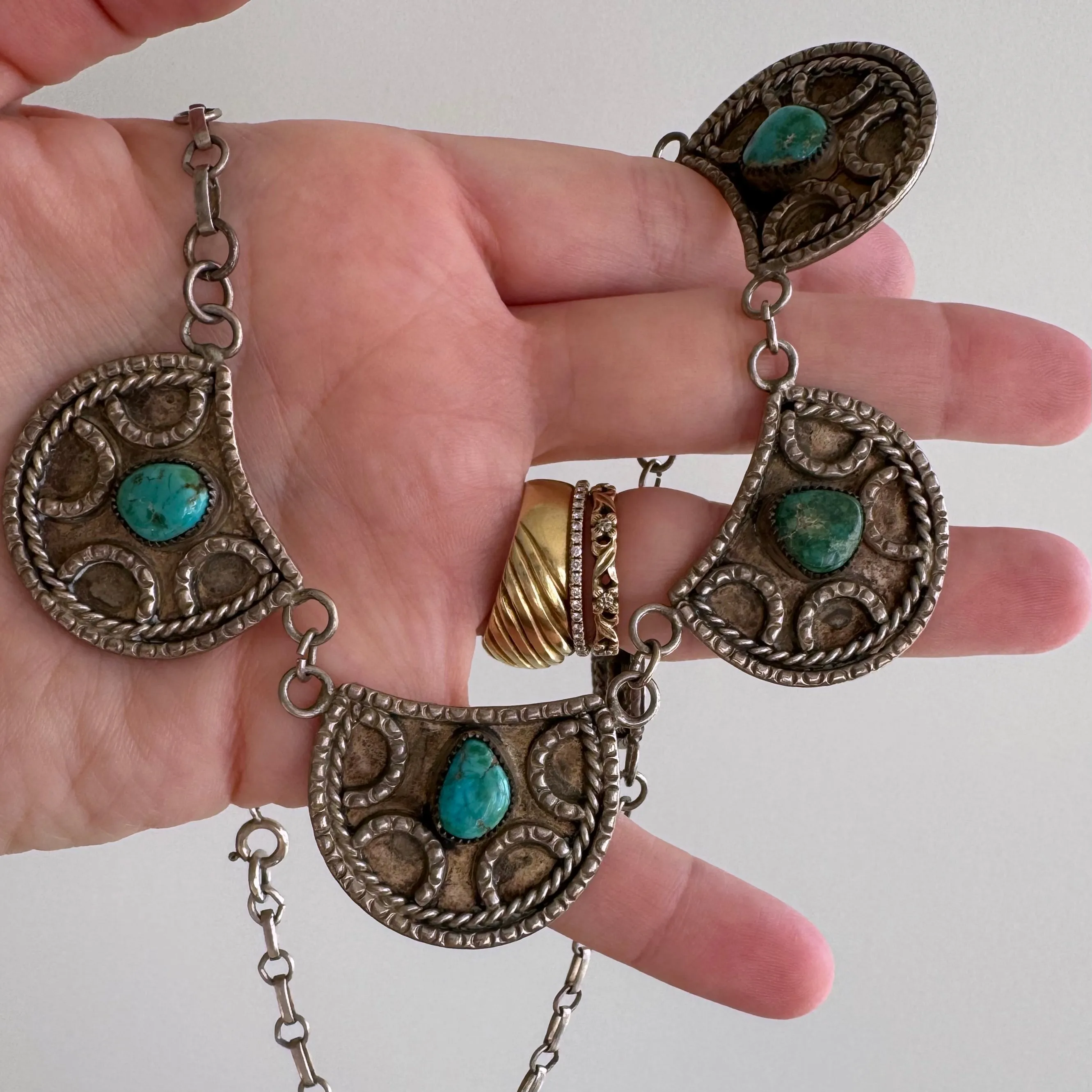 V I N T A G E // lucky links / sterling silver and turquoise horseshoe panel necklace / 18, 46g