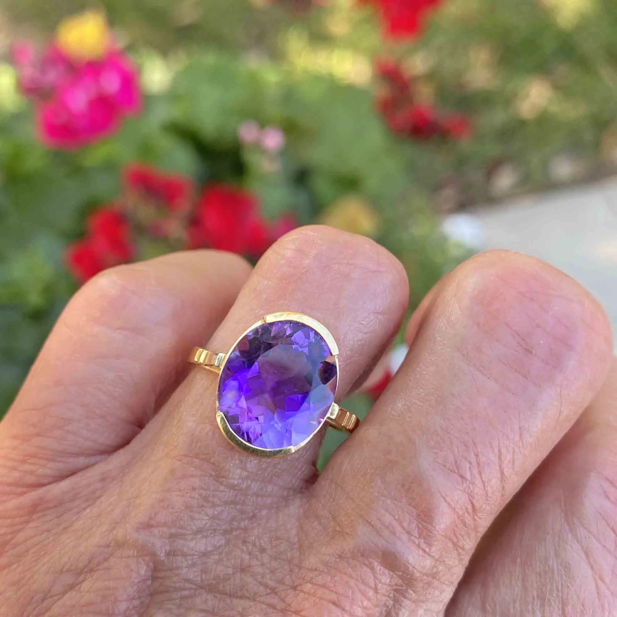 Vintage 18K Gold Italian Amethyst Cocktail Ring